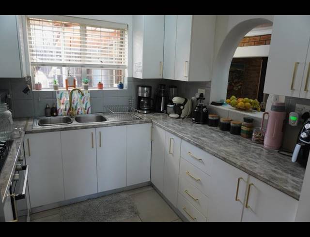 3 BEDROOM HOUSE FOR SALE IN PROTEA HEIGHTS